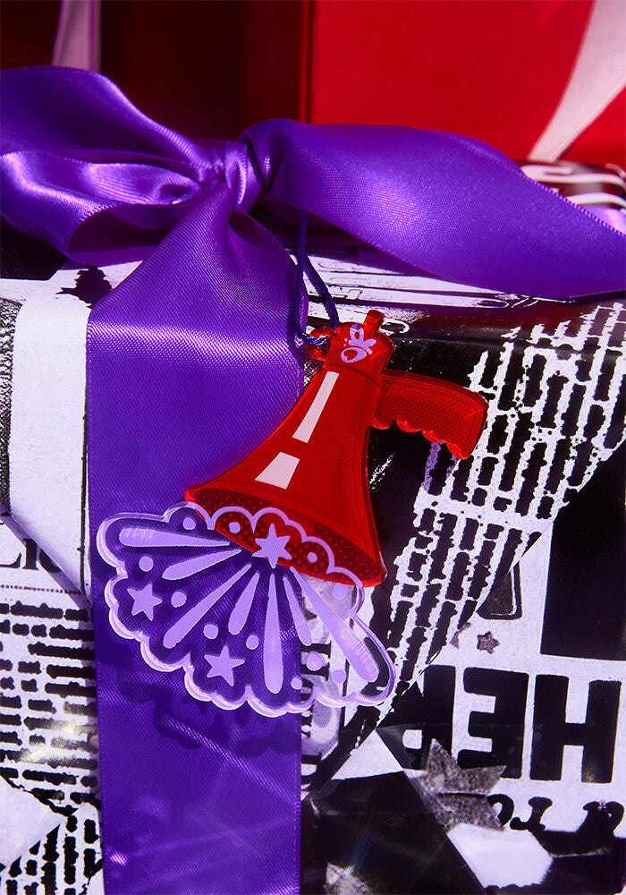 Olivia Rodrigo megaphone ornament Christbaumschmuck 388210