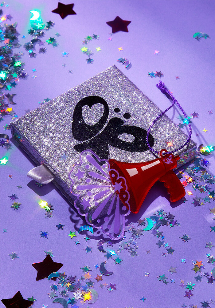 Olivia Rodrigo megaphone ornament Christbaumschmuck 388213